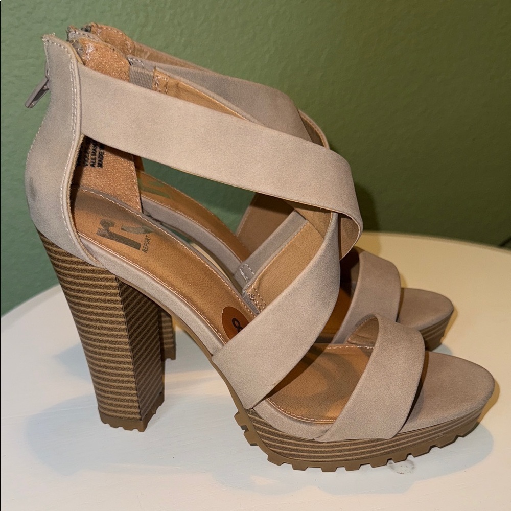 New Women's Strappy High Heel Sandals - Beige